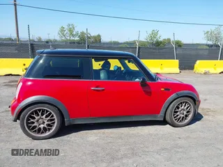 2005 MINI Hardtop with VIN WMWRC334X5TJ65197, listed as a IAAI auction lot 42035614 with 248,872 mi miles and . Bid and sale history available at DreamBid. Image 13.