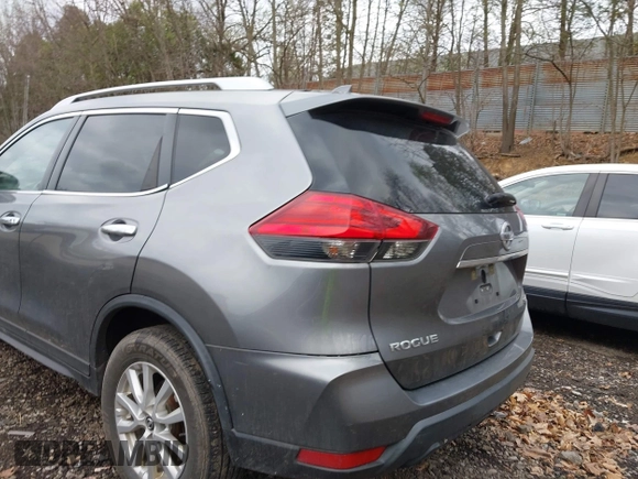 2017 Nissan Rogue SV with VIN KNMAT2MV4HP583060, listed as a IAAI auction lot 42093224 with Not Provided miles and . Bid and sale history available at carsss.com. Image 14.