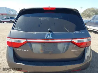 2013 Honda Odyssey Touring with VIN 5FNRL5H98DB085627, listed as a IAAI auction lot 41742702 with 117,899 mi miles. Bid and sale history available at carsss.com. Image 16.