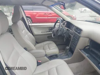 1999 Volvo S70 z VIN YV1LS55AXX1584296, wystawiony jako IAAI lot #41171386 z przebiegiem 163 872 mil mil oraz . Historia ofert i sprzedaży dostępna na DreamBid. Obrazek 5.