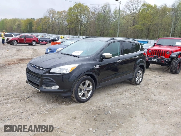 2015 Ford Escape SE with VIN 1FMCU0GX3FUC73452, listed as a IAAI auction lot 41923211 with 140,952 mi miles. Bid and sale history available at carsss.com. Image 2.