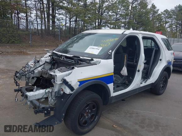 2014 Ford Police Interceptor Utility z VIN 1FM5K8AR1EGC50062, wystawiony jako IAAI lot #42081594 z przebiegiem 97 045 mil mil oraz . Historia ofert i sprzedaży dostępna na DreamBid. Obrazek 17.
