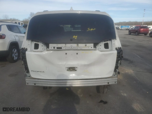 2017 Chrysler Pacifica Touring-L with VIN 2C4RC1BG5HR660552, listed as a Copart auction lot 49290645 with 93,101 mi miles and Salvage Title. Bid and sale history available at carsss.com. Image 6.