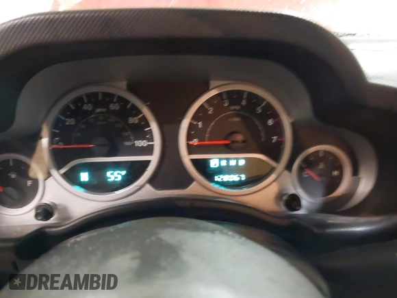2008 Jeep Wrangler Unlimited Sahara z VIN 1J4GA59178L514002, wystawiony jako IAAI lot #41949717 z przebiegiem Nie podano mil oraz . Historia ofert i sprzedaży dostępna na DreamBid. Obrazek 7.