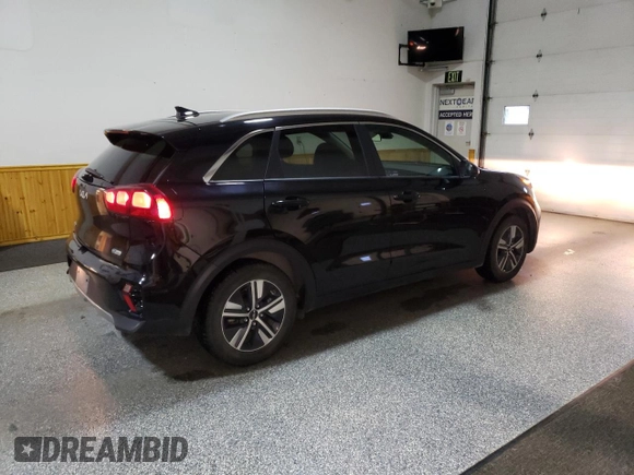 2022 Kia Niro LX with VIN KNDCB3LCXN5547575, listed as a Copart auction lot 88002635 with 77,695 mi miles and Clean Title. Bid and sale history available at carsss.com. Image 3.
