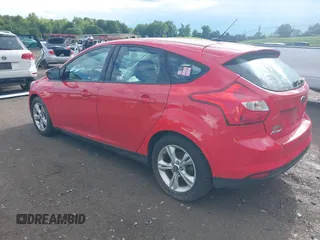 2012 Ford Focus SE z VIN 1FAHP3K21CL444088, wystawiony jako IAAI lot #42242725 z przebiegiem 145 604 mil mil oraz . Historia ofert i sprzedaży dostępna na DreamBid. Obrazek 3.