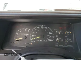 1999 GMC Suburban with VIN 3GKFK16R8XG531621, listed as a Copart auction lot 46593105 with 221,125 mi miles and Salvage Title. Bid and sale history available at carsss.com. Image 9.