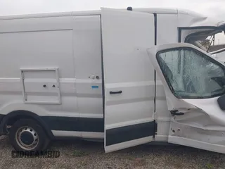 2020 Ford Transit Cargo z VIN 1FTBR1C82LKA61834, wystawiony jako IAAI lot #37802870 z przebiegiem Nie podano mil oraz . Historia ofert i sprzedaży dostępna na DreamBid. Obrazek 12.