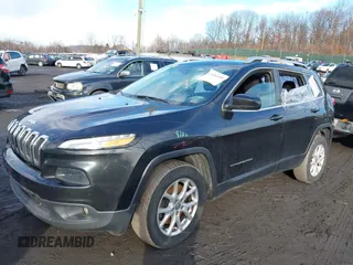 2016 Jeep Cherokee Latitude z VIN 1C4PJMCB6GW345413, wystawiony jako IAAI lot #41216995 z przebiegiem 254 311 mil mil oraz . Historia ofert i sprzedaży dostępna na DreamBid. Obrazek 17.