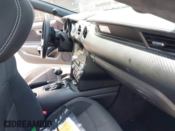 2017 Ford Mustang V6 с VIN 1FA6P8AM0H5270159, выставлен на аукционе IAAI как лот 42312486 с пробегом 43 352 миль миль и . История ставок и продаж доступна на DreamBid. Изображение 5.