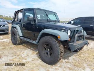 2008 Jeep Wrangler X z VIN 1J4FA24198L644445, wystawiony jako IAAI lot #40553152 z przebiegiem Nie podano mil oraz . Historia ofert i sprzedaży dostępna na DreamBid. Obrazek 1.