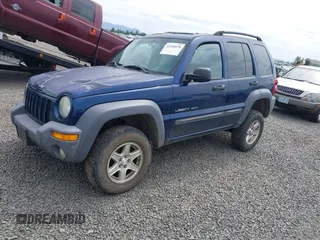2003 Jeep Liberty Sport z VIN 1J4GL48K23W652892, wystawiony jako IAAI lot #42248470 z przebiegiem 175 774 mil mil oraz . Historia ofert i sprzedaży dostępna na DreamBid. Obrazek 2.