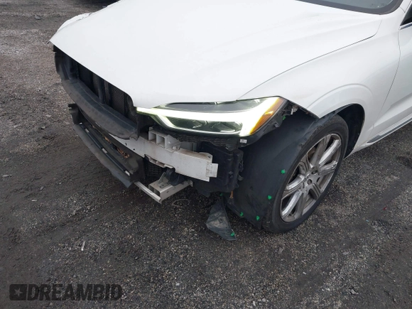 2018 Volvo XC60 Inscription with VIN YV4102RL6J1014331, listed as a IAAI auction lot 41559769 with 89,046 mi miles. Bid and sale history available at carsss.com. Image 6.