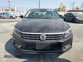 2018 Volkswagen Passat SE с VIN 1VWBA7A3XJC021295, выставлен на аукционе Copart как лот 60240625 с пробегом 33 986 миль миль и Списание • Salvage title. История ставок и продаж доступна на DreamBid. Изображение 5.