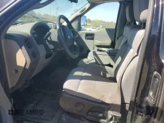 2004 Ford F-150 XL z VIN 1FTRF12W14NA48869, wystawiony jako Copart lot #53719205 z przebiegiem 116 759 mil mil oraz Szkody całkowita. Historia ofert i sprzedaży dostępna na DreamBid. Obrazek 7.