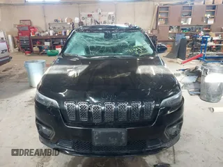 2019 Jeep Cherokee Latitude Plus with VIN 1C4PJMLX7KD283570, listed as a IAAI auction lot 41922700 with 106,829 mi miles and . Bid and sale history available at DreamBid. Image 13.