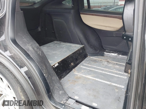 2016 Tesla Model X 70D with VIN 5YJXCBE2XGF019095, listed as a IAAI auction lot 42025230 with 109,660 mi miles and . Bid and sale history available at DreamBid. Image 8.