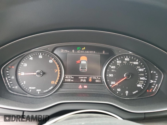 2024 Audi Q5 Premium with VIN WA1ABAFYXR2033441, listed as a Copart auction lot 72028114 with 4,223 mi miles and Salvage Title. Bid and sale history available at carsss.com. Image 9.