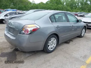 2009 Nissan Altima 2.5 S with VIN 1N4AL21E09N470374, listed as a IAAI auction lot 42168628 with 180,314 mi miles. Bid and sale history available at carsss.com. Image 4.