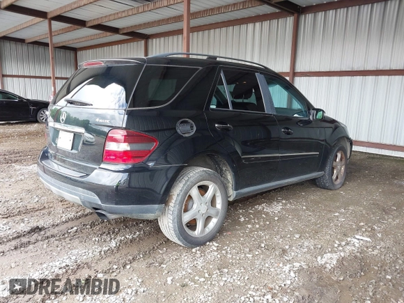 2008 Mercedes-Benz M 350 с VIN 4JGBB86E38A349563, выставлен на аукционе IAAI как лот 42338970 с пробегом 237 107 миль миль и . История ставок и продаж доступна на DreamBid. Изображение 4.