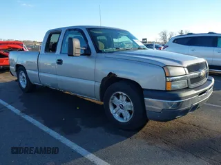 2005 Chevrolet Silverado 1500 Work Truck with VIN 1GCEC19X95Z357652, listed as a IAAI auction lot 41596860 with 111,429 mi miles. Bid and sale history available at carsss.com. Image 1.