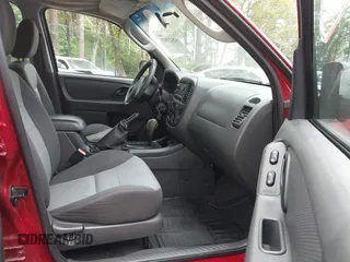 2005 Ford Escape XLS Value с VIN 1FMYU02ZX5KB43354, выставлен на аукционе IAAI как лот 42427019 с пробегом 139 910 миль миль и . История ставок и продаж доступна на DreamBid. Изображение 5.