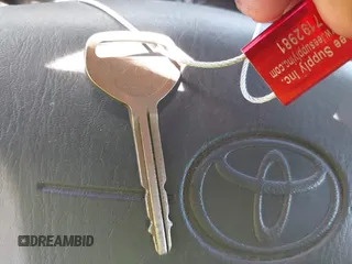 1998 Toyota Sienna CE z VIN 4T3GF19C2WU063623, wystawiony jako IAAI lot #42142554 z przebiegiem 272 791 mil mil oraz . Historia ofert i sprzedaży dostępna na DreamBid. Obrazek 11.
