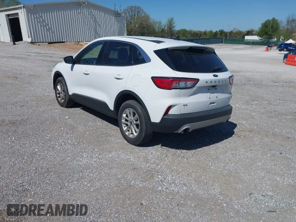 2022 Ford Escape SE with VIN 1FMCU9G68NUA67439, listed as a IAAI auction lot 42004153 with 116,581 mi miles. Bid and sale history available at carsss.com. Image 3.