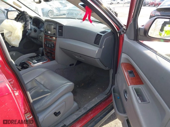 2005 Jeep Grand Cherokee Limited with VIN 1J4HR58N15C552905, listed as a IAAI auction lot 41520319 with 123,639 mi miles. Bid and sale history available at carsss.com. Image 5.