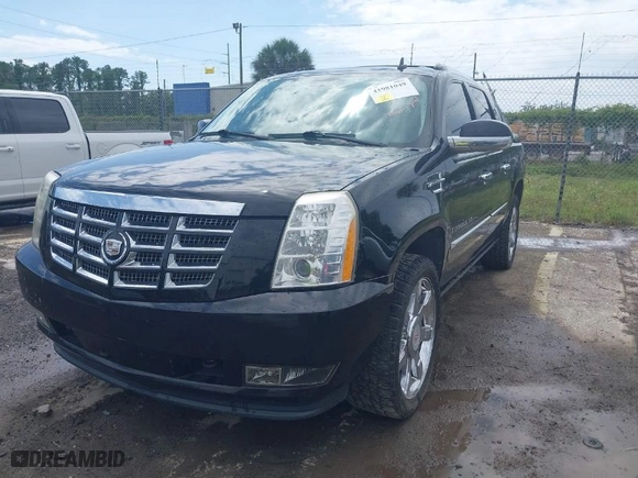 2008 Cadillac Escalade EXT with VIN 3GYFK62888G233782, listed as a IAAI auction lot 41981049 with 276,513 mi miles. Bid and sale history available at carsss.com. Image 2.