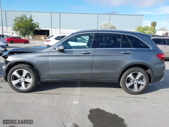2017 Mercedes-Benz GLC with VIN WDC0G4JB0HF143195, listed as a IAAI auction lot 42004430 with 18,560 mi miles. Bid and sale history available at carsss.com. Image 15.