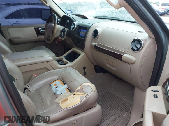 2006 Ford Expedition Limited with VIN 1FMFU19566LA69460, listed as a IAAI auction lot 41821057 with 263,586 mi miles. Bid and sale history available at carsss.com. Image 5.
