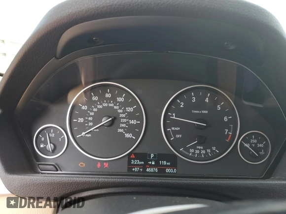 2018 BMW 3 Series 320i xDrive with VIN WBA8A3C55JA357532, listed as a Copart auction lot 57561015 with 46,876 mi miles and Salvage title. Bid and sale history available at DreamBid. Image 9.