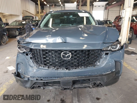 2024 Mazda CX-50 S Premium Plus z VIN 7MMVABEM7RN194987, wystawiony jako IAAI lot #42267229 z przebiegiem 10 039 mil mil oraz . Historia ofert i sprzedaży dostępna na DreamBid. Obrazek 12.