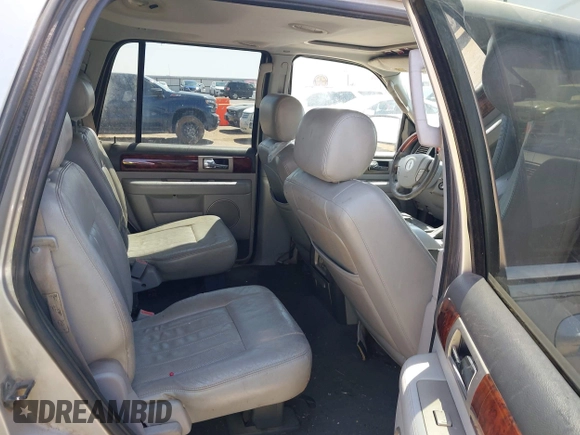 2004 Lincoln Navigator Luxury with VIN 5LMFU28R24LJ07741, listed as a IAAI auction lot 41999357 with 280,761 mi miles and . Bid and sale history available at DreamBid. Image 8.