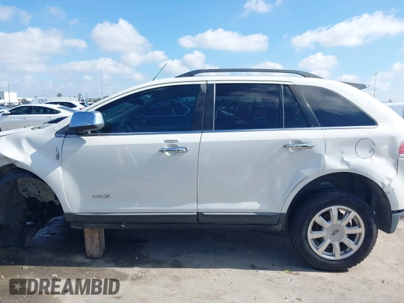 2009 Lincoln MKX with VIN 2LMDU68CX9BJ07222, listed as a IAAI auction lot 40805784 with 198,043 mi miles. Bid and sale history available at carsss.com. Image 15.