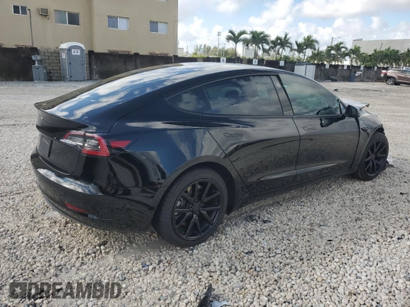 2022 Tesla Model 3 with VIN 5YJ3E1EA2NF124334, listed as a Copart auction lot 45390715 with 25,861 mi miles and Salvage Title. Bid and sale history available at carsss.com. Image 3.
