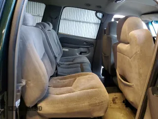 2003 Chevrolet Suburban Z71 z VIN 3GNFK16T43G241210, wystawiony jako Copart lot #86017624 z przebiegiem 217 506 mil mil oraz Szkoda całkowita • Salvage title. Historia ofert i sprzedaży dostępna na DreamBid. Obrazek 11.
