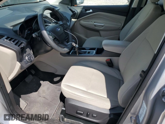 2019 Ford Escape SE z VIN 1FMCU9GD8KUB91172, wystawiony jako Copart lot #58533265 z przebiegiem 111 175 mil mil oraz Szkoda całkowita • Salvage title. Historia ofert i sprzedaży dostępna na DreamBid. Obrazek 7.