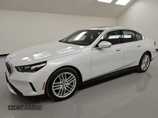 2025 BMW 5 Series 530i with VIN WBA43FJ03SCT70402, listed as a Copart auction lot 53052435 with 11,640 mi miles and Clean Title. Bid and sale history available at carsss.com. Image 1.