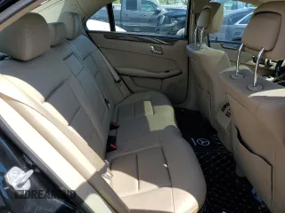 2010 Mercedes-Benz E 350 Luxury z VIN WDDHF8HB9AA102775, wystawiony jako Copart lot #54841885 z przebiegiem 124 106 mil mil oraz Szkoda całkowita • Salvage title. Historia ofert i sprzedaży dostępna na DreamBid. Obrazek 10.