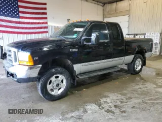 2000 Ford Super Duty F-250 XL with VIN 1FTNX21L6YED13882, listed as a Copart auction lot 46258105 with 132,339 mi miles and Salvage Title. Bid and sale history available at carsss.com. Image 1.