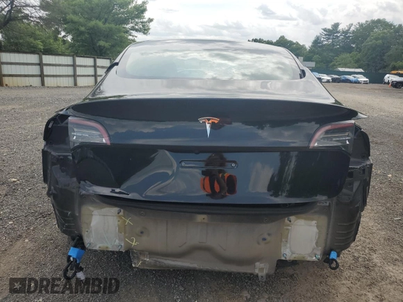 2023 Tesla Model 3 z VIN 5YJ3E1EAXPF451972, wystawiony jako Copart lot #60165475 z przebiegiem 104 902 mil mil oraz Czysty tytuł • Clean title. Historia ofert i sprzedaży dostępna na DreamBid. Obrazek 6.