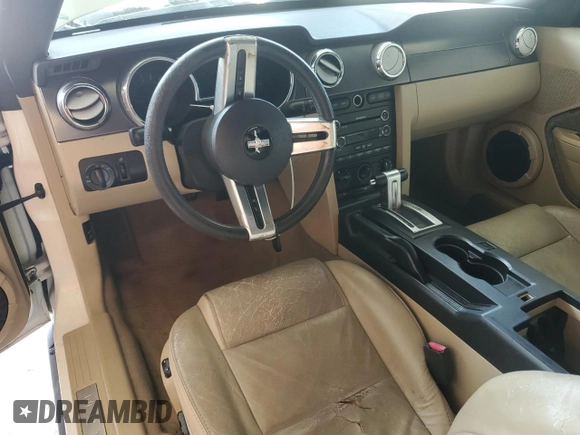 2008 Ford Mustang Deluxe с VIN 1ZVHT84N285127603, выставлен на аукционе Copart как лот 61134925 с пробегом Не указан миль и Чистый • Clean title. История ставок и продаж доступна на DreamBid. Изображение 8.