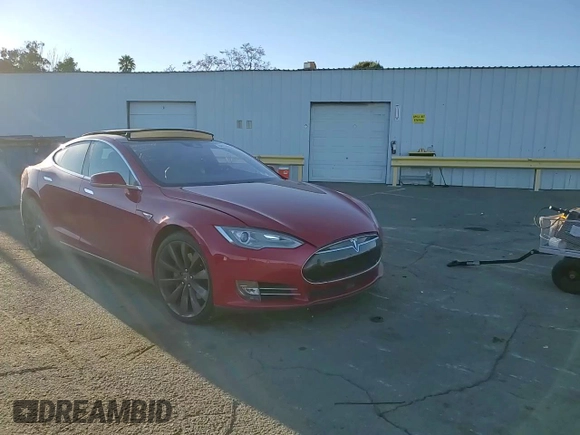 2015 Tesla Model S 85D with VIN 5YJSA1E40FF114095, listed as a Copart auction lot 84114284 with 114,882 mi miles and Salvage Title. Bid and sale history available at carsss.com. Image 10.