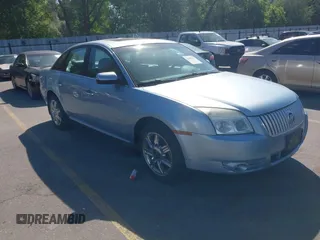 2008 Mercury Sable z VIN 1MEHM43W18G610215, wystawiony jako IAAI lot #42305122 z przebiegiem 200 368 mil mil oraz . Historia ofert i sprzedaży dostępna na DreamBid. Obrazek 1.