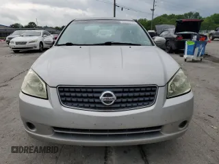 2005 Nissan Altima 2.5 z VIN 1N4AL11E05C272765, wystawiony jako Copart lot #53032625 z przebiegiem 31 584 mil mil oraz Czysty tytuł • Clean title. Historia ofert i sprzedaży dostępna na DreamBid. Obrazek 5.