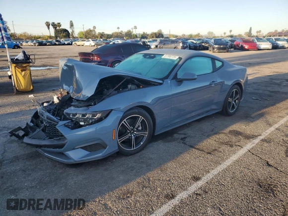 2024 Ford Mustang EcoBoost z VIN 1FA6P8TH2R5149490, wystawiony jako Copart lot #51705725 z przebiegiem 4 064 mil mil oraz Szkoda całkowita • Salvage title. Historia ofert i sprzedaży dostępna na DreamBid. Obrazek 1.