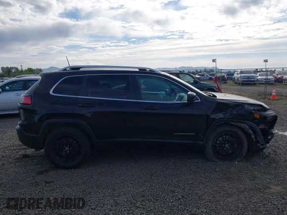 2019 Jeep Cherokee Latitude Plus z VIN 1C4PJMLXXKD478076, wystawiony jako IAAI lot #42184625 z przebiegiem 72 364 mil mil oraz . Historia ofert i sprzedaży dostępna na DreamBid. Obrazek 13.