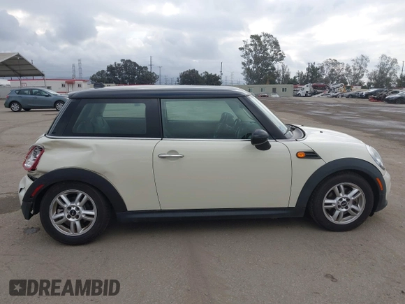 2011 MINI Hardtop with VIN WMWSU3C54BT183455, listed as a IAAI auction lot 42117672 with 130,530 mi miles and . Bid and sale history available at DreamBid. Image 13.